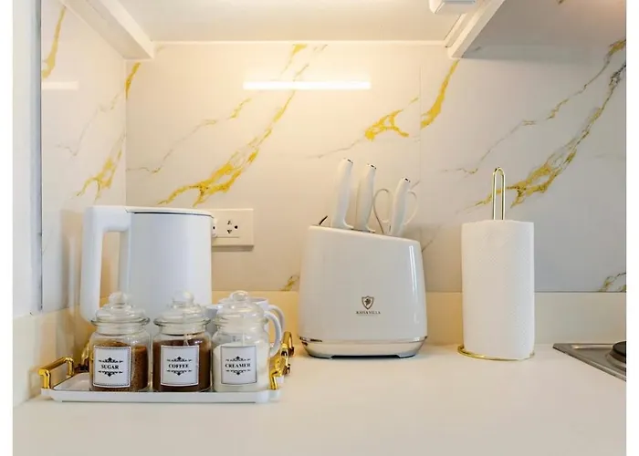 White Luxe Aparthotel *
