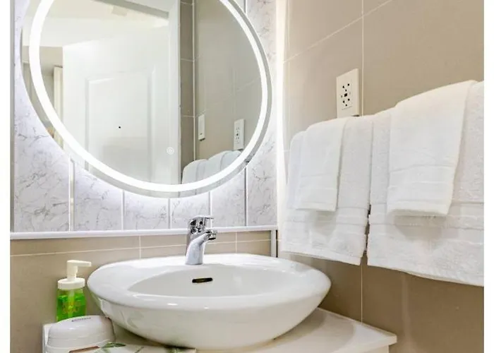 White Luxe * Manila